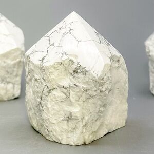 Howlite Crystal Gemstone Point, Rough Base, White Stone Point (588g)